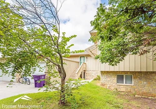 1919 Crescent Dr #1 Photo 1