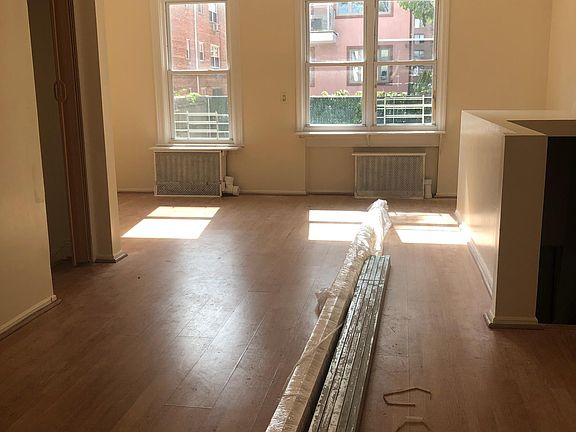 5th image of 2322 E 13th St #1