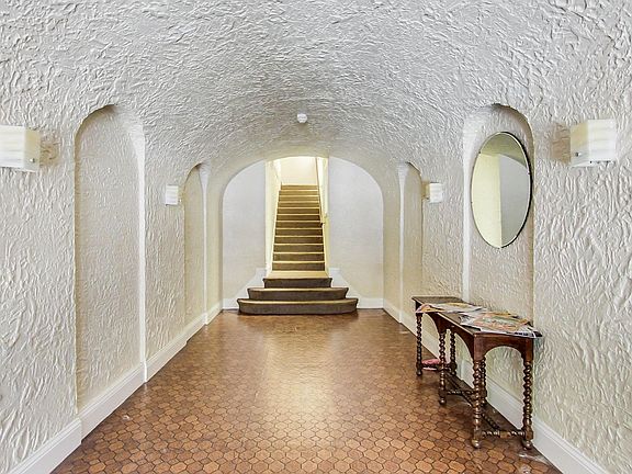 4th image of 3820 Divisadero St APT 2