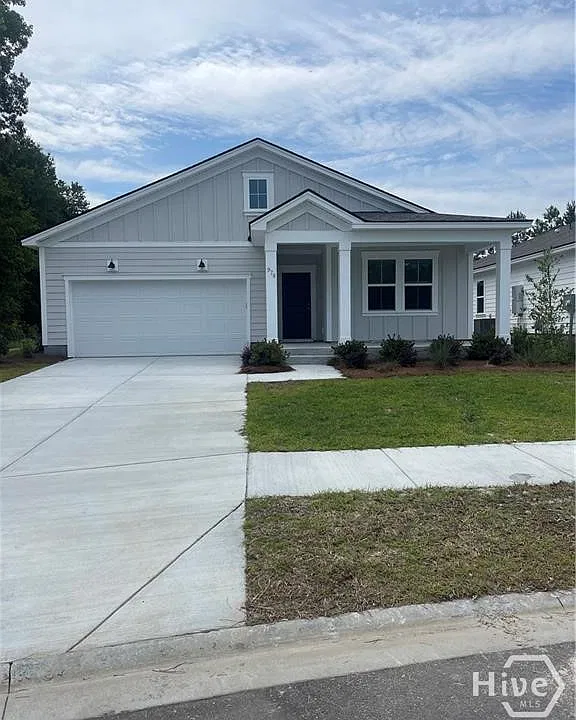 978 Longleaf Dr