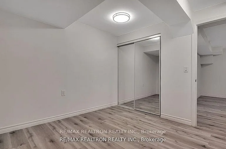 4 Oceanpearl Cres — Photo 10