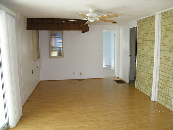 4th image of 14465 Miranna St