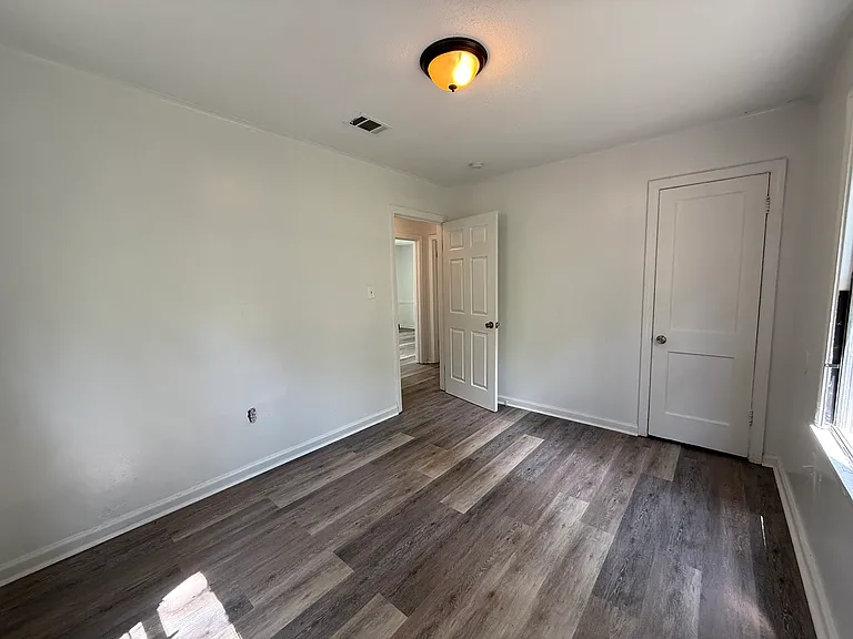 229 Archer Ave — Photo 2