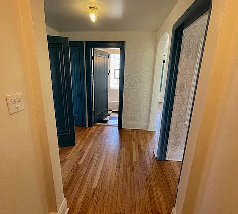 2nd image of 5542 N Artesian Ave APT 2A