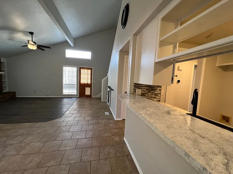 2137 Goodrich Dr — Photo 16