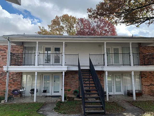 2 bed, 1100 sqft, $1,200 — Photo 2