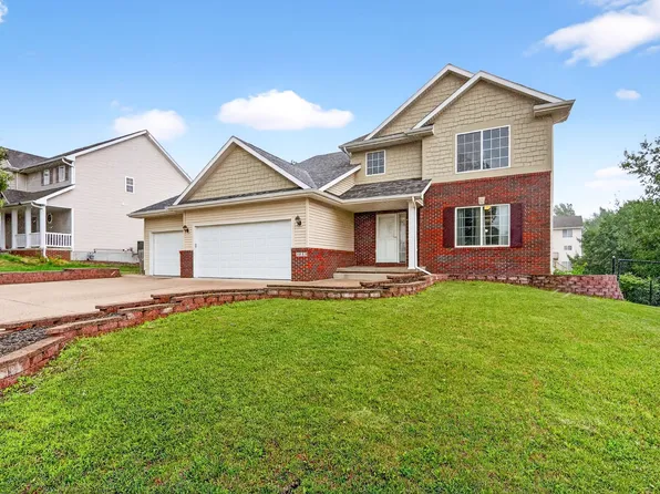 3413 Brook Run Dr, Des Moines, IA 50317