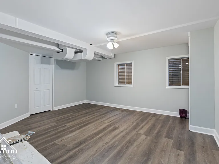 1523 Greenlake Dr — Photo 9