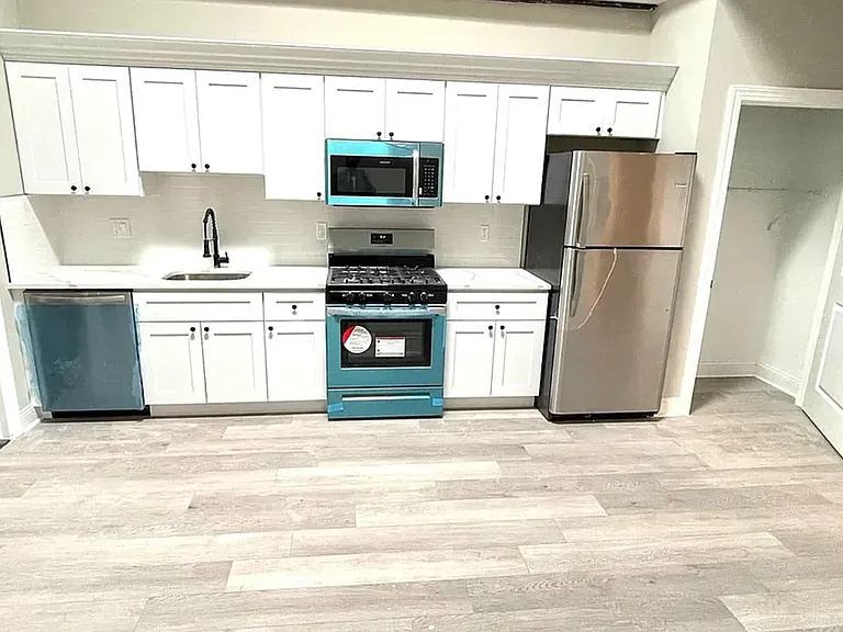 344 Conarroe St #6 — Photo 2