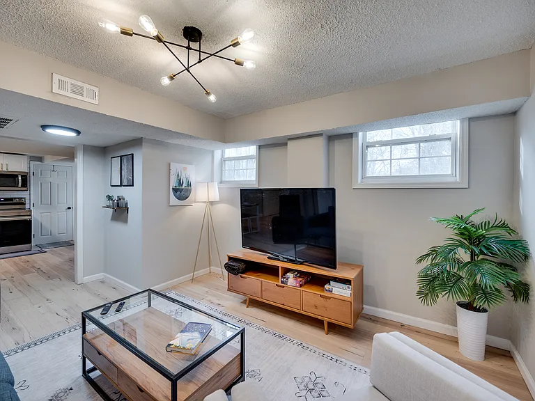 2506 Oakwood Ave #B — Photo 34