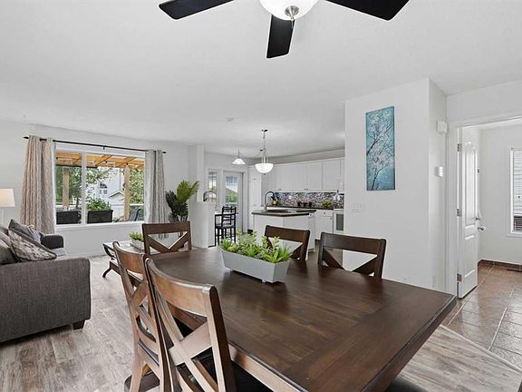 5th image of 218 E Bridlewood Pl SW