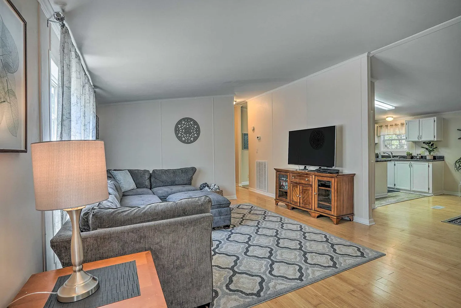 4 bed, 2.0 bath, 2185 sqft, $4,419 — Photo 1