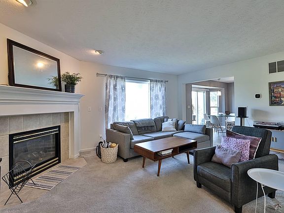 5th image of 9809 Burleigh Ln