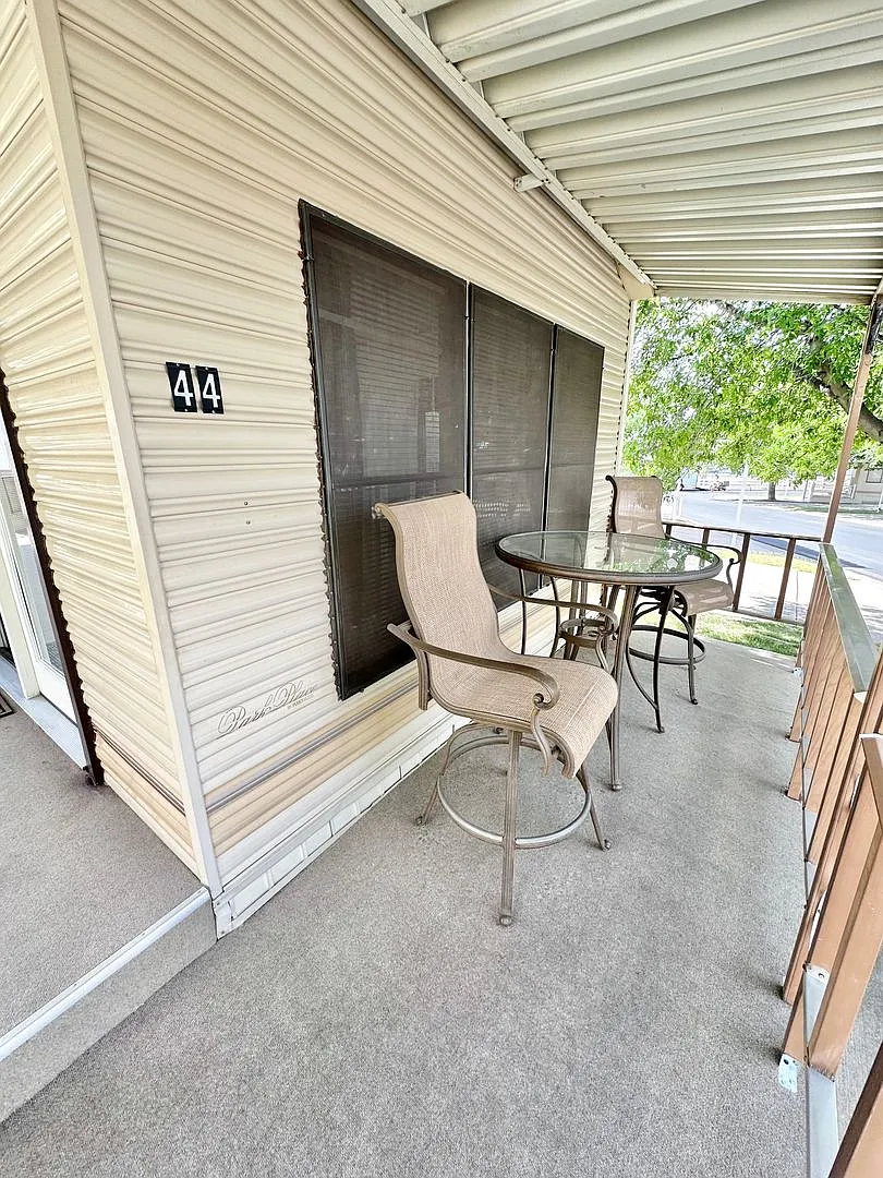 55+ Community 1 Bed 1 Bath. — Photo 4