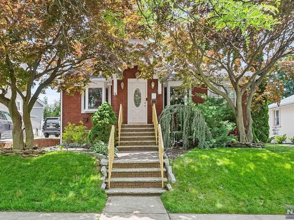 70 Lawrence Ave, Lodi, NJ 07644