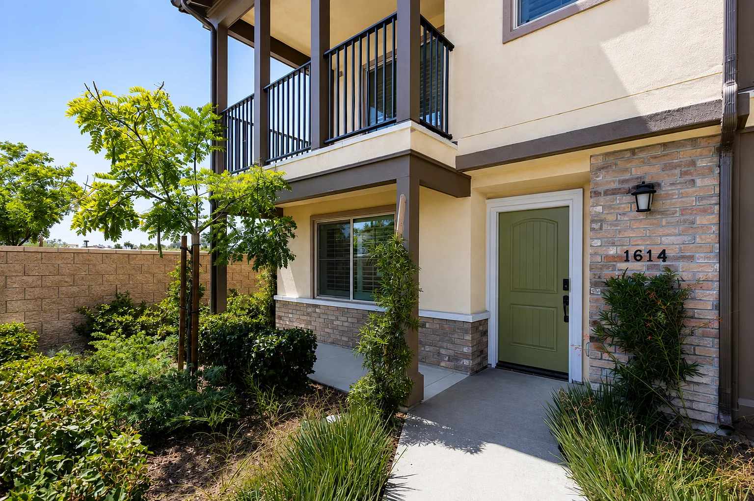 3 bed, 1725 sqft, $4,499 — Photo 2