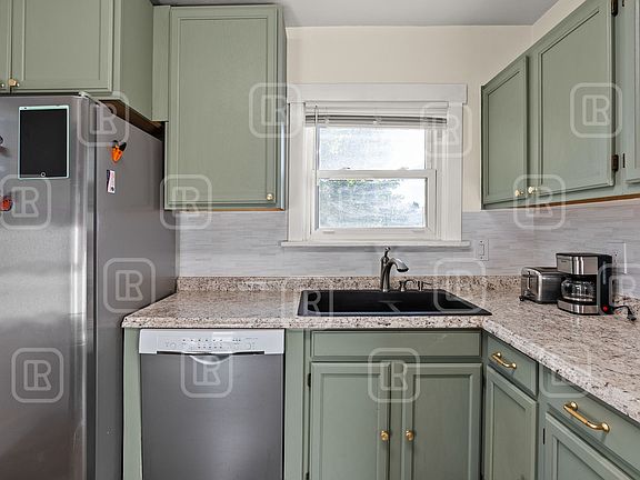 2nd image of 3903 N Jefferson St