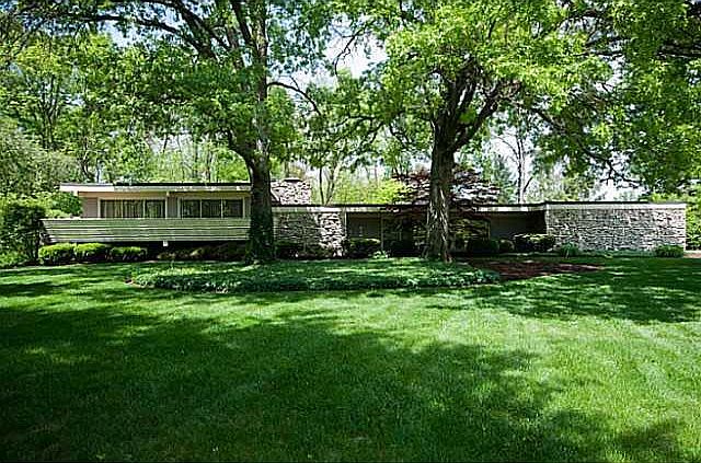 1st image of 602 Oakwood Ct