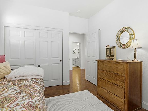 3rd image of 26 Waterbury Lane