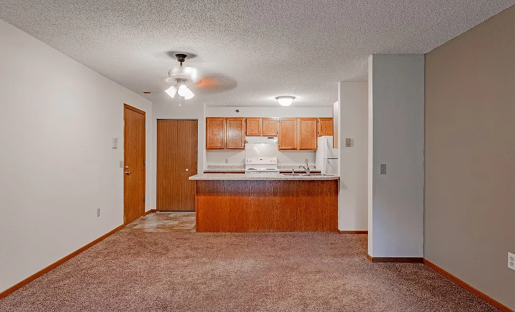 Maple Tree Villa Apartments — Photo 3