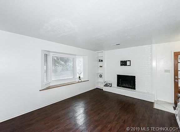 2nd image of 2521 S Florence Ave