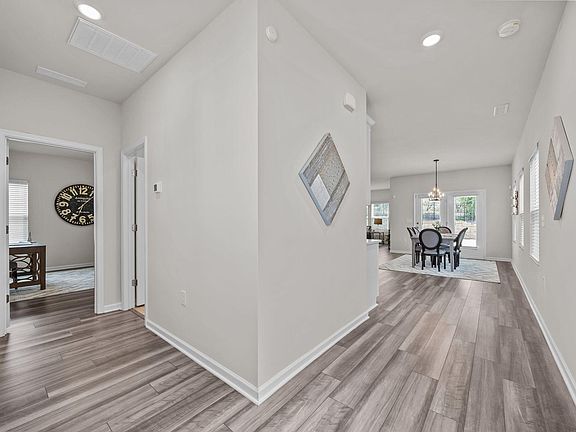 4th image of 1017 Depot Dr
