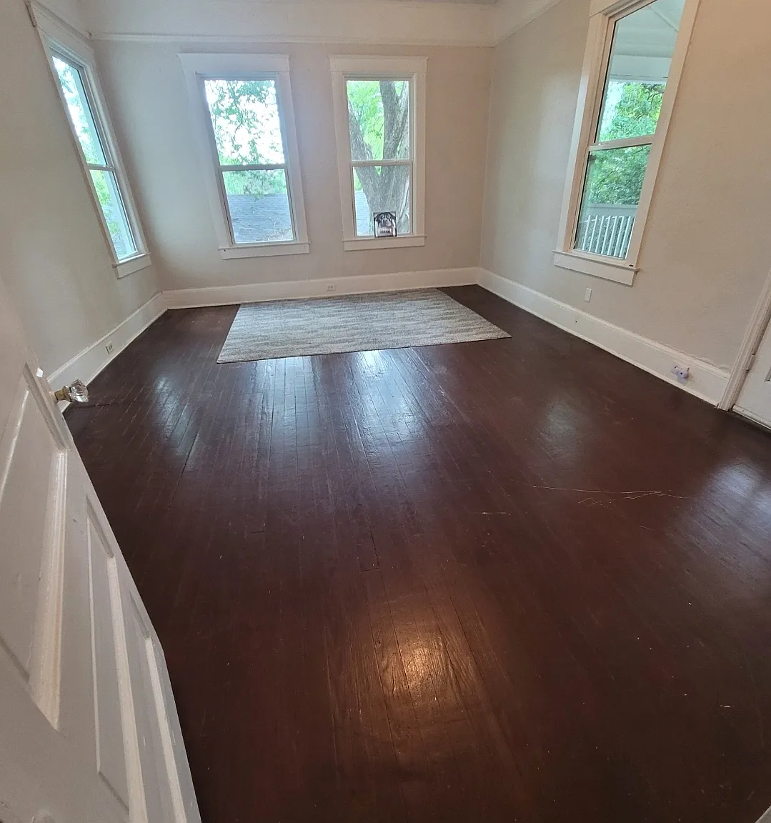 4 bed, 3000 sqft, $2,100 — Photo 4