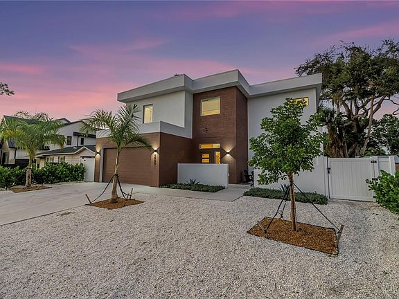 3rd image of 2065 Goldenrod St