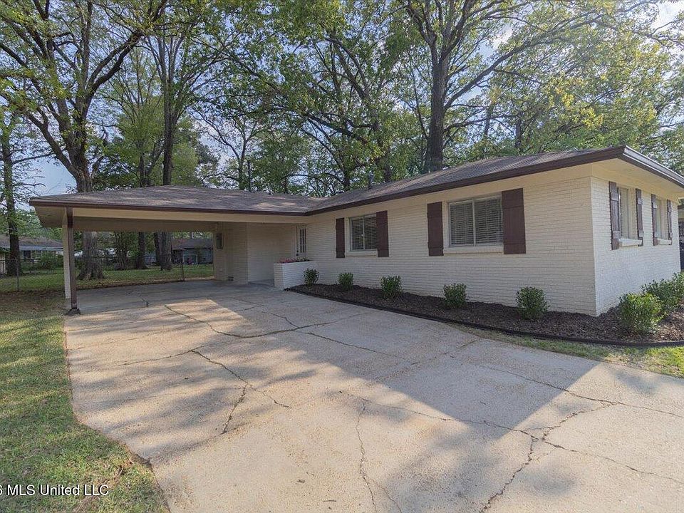 1st image of 3443 Marguerite Dr