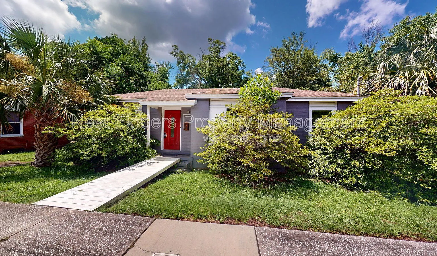 3 bed, 1.0 bath, 1039 sqft, $1,350 — Photo 2