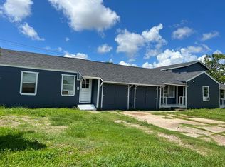 527 W 8th St, Freeport, TX 77541