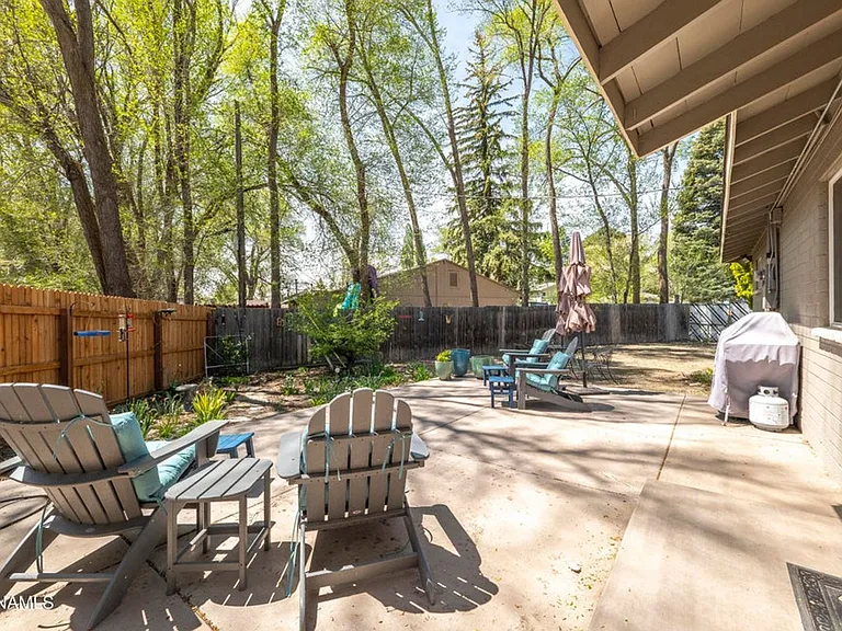 3131 N Park Dr — Photo 7