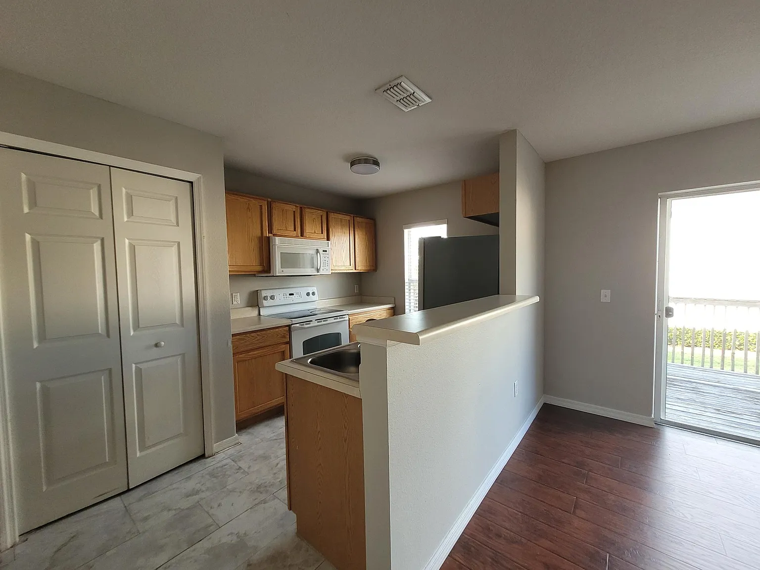3 bed, 1771 sqft, $1,800 — Photo 3