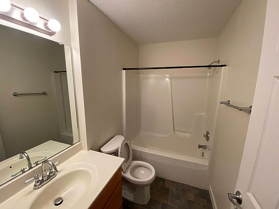 5th image of 3737 Thornhill Dr