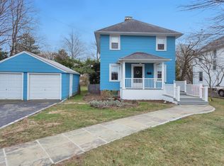 35 Woolsey Ave, Glen Cove, NY 11542