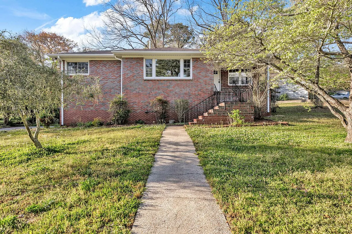 Building Photo - 1112 Violet Dr
