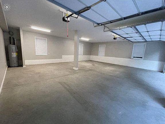 5th image of 1001 Eastside Dr SE