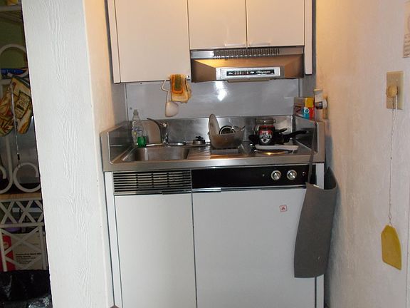 4th image of 4017 Abbey Ct