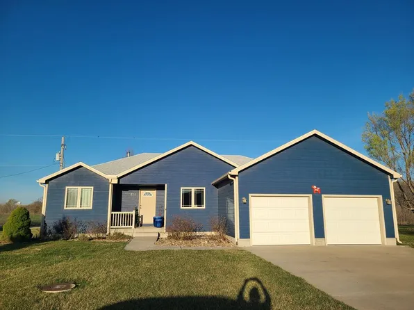 836 Emerald Dr, Lindsborg, KS 67456