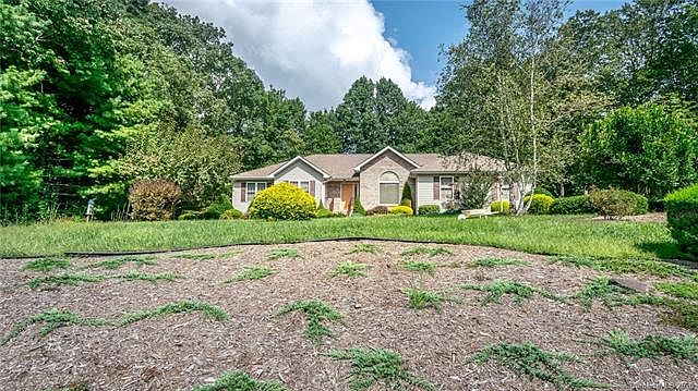 1st image of 131 Bridlewood Trl
