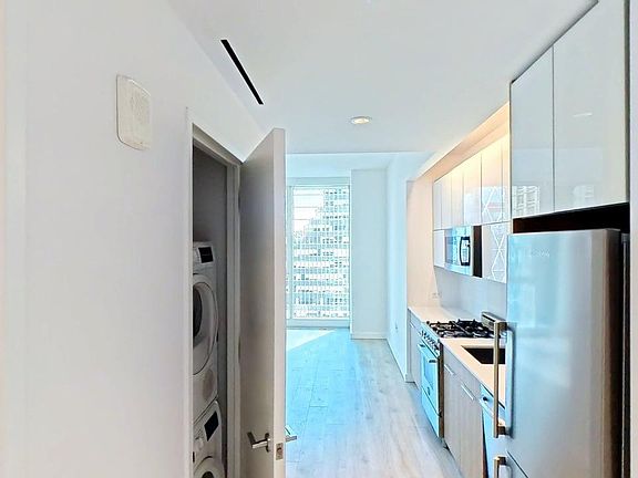 3rd image of 242 W 53rd St #11B