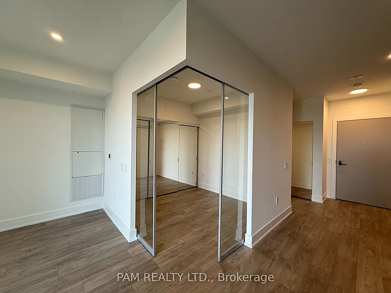 858 Dupont St #839 — Photo 11