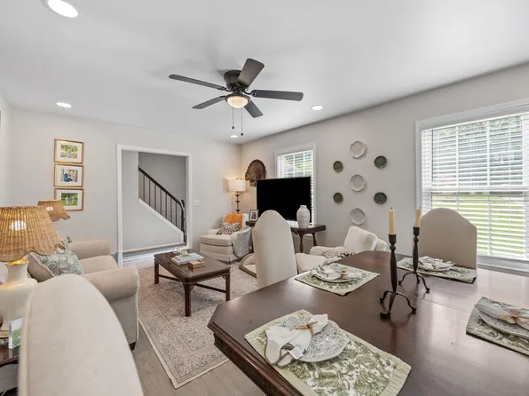 6028 Stratton Pl, Raleigh, NC 27609