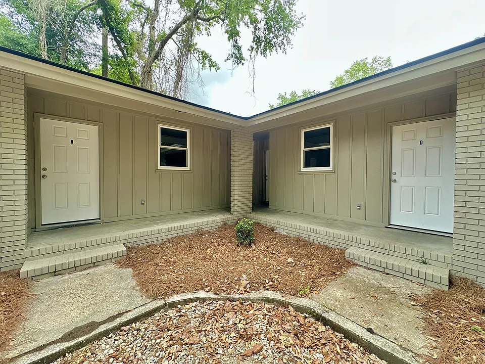 303 E Ann St #F