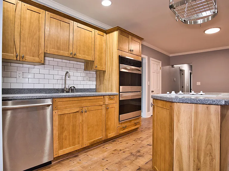 2753 Pleasant St #1 — Photo 10