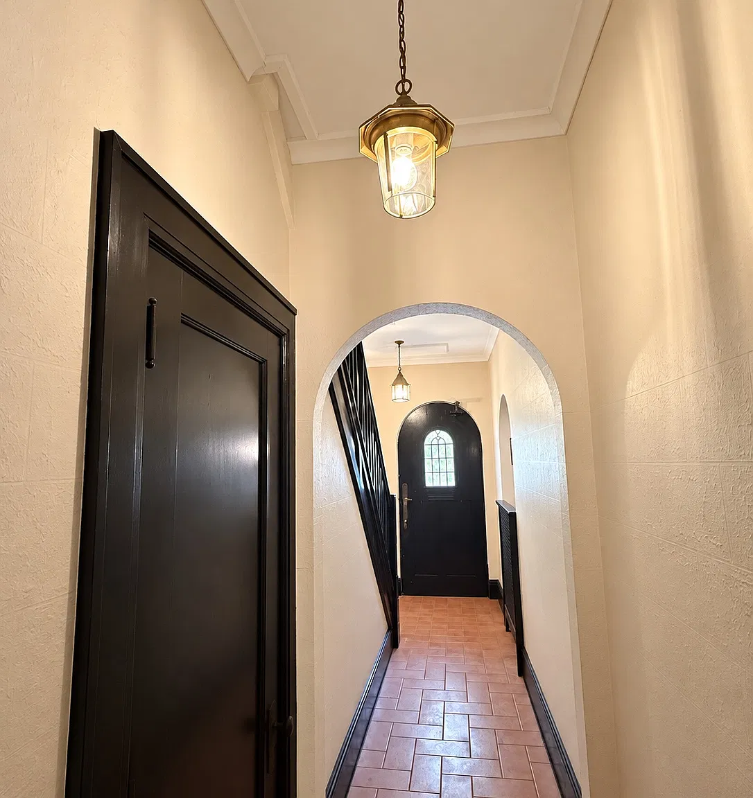 3 bed, 1900 sqft, $1,950 — Photo 3