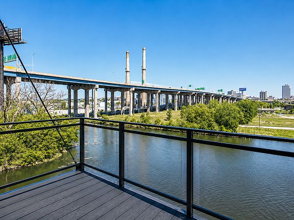4th image of 600 W Freshwater Way #101