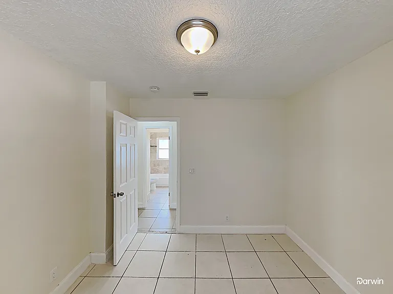 1230 SW 6th Ave — Photo 17