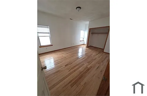 5 Esther St #3 Photo 1