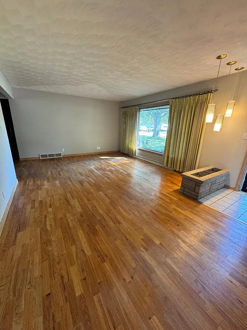 2017 Anthony Dr — Photo 2